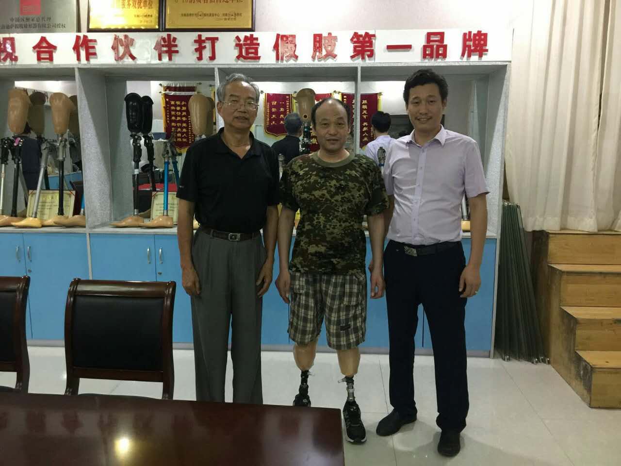 熱烈歡迎張會長到我公司蒞臨指導(dǎo)(圖4)